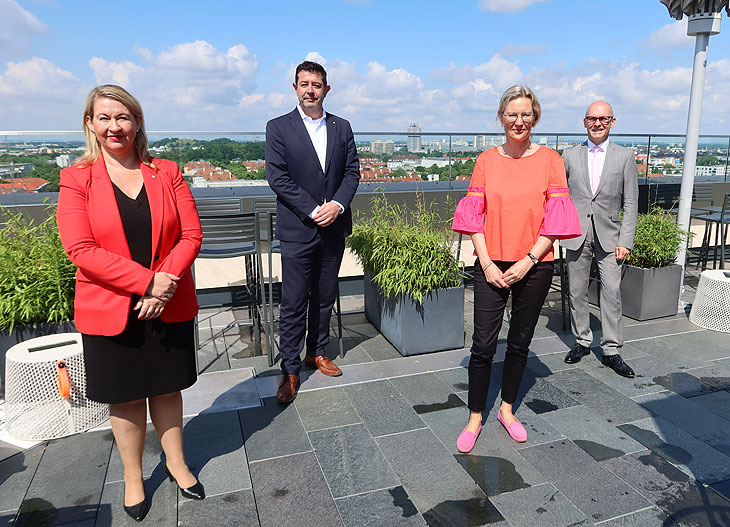 Birgit Häffner, Sprecherin der Munich Hotel Alliance (MHA), Martin Stürzer, stellv. Kreisvorsitzender München der DEHOGA Bayern, Daniela Ziegler, Kreisgeschäftsführerin der der DEHOGA Bayern und TIM-Geschäftsführer Michael Höflich (©Foto: Martin Schmitz)